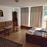Gaudeamus 3*